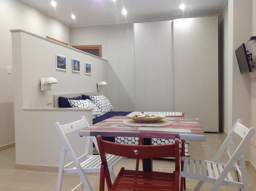 Casa Lucrezia Apartment จีอาร์ดีนี นักซอส ภายนอก รูปภาพ